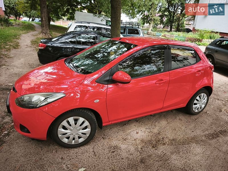 Хэтчбек Mazda 2 2009 в Чернигове