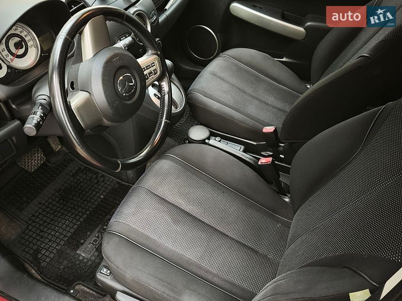 Хэтчбек Mazda 2 2009 в Чернигове