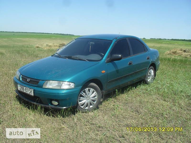 Mazda 323 1998 года