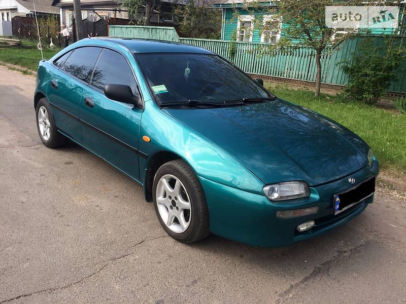 чем отличаются mazda 323f и 323?