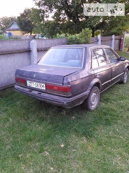 Mazda 323 1988 года
