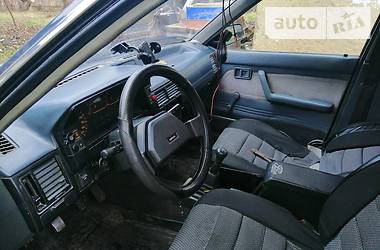 Mazda 323  1987