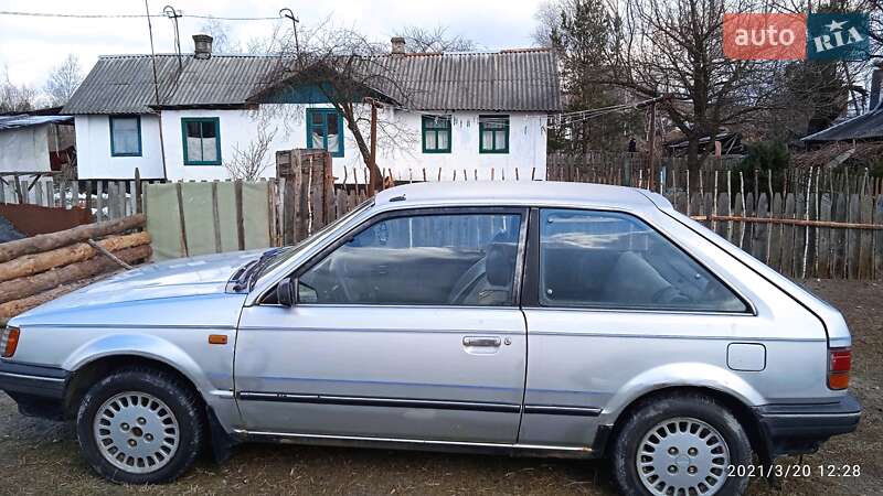 Хэтчбек Mazda 323 1986 в Шептицькому