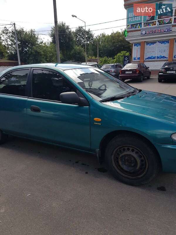 Седан Mazda 323 1996 в Ирпене