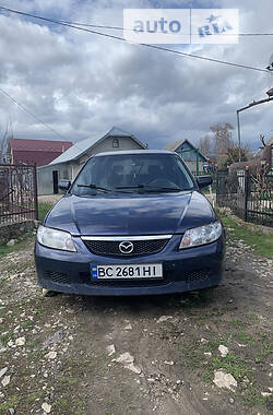 Mazda 323  2001