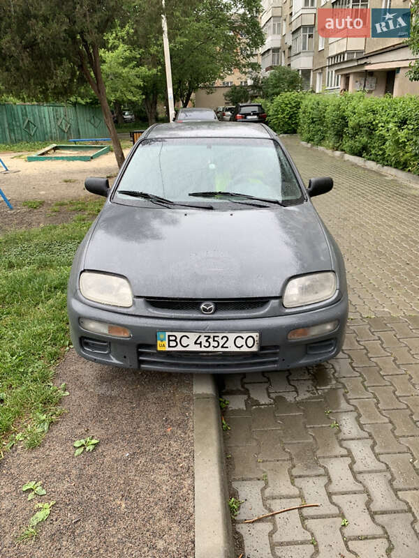 Седан Mazda 323 1996 в Надворной