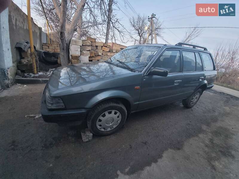 Универсал Mazda 323 1987 в Одессе