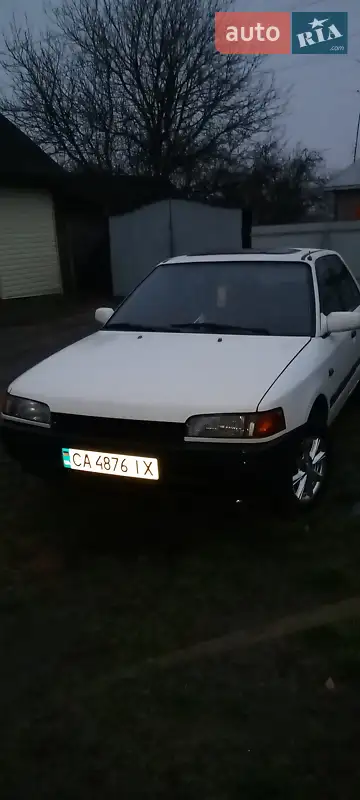 Mazda 323