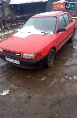 Mazda 323  1990