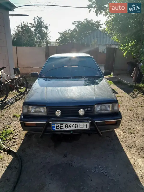 Mazda 323 1986
