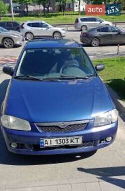 Mazda 323  2000