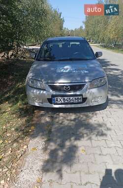 Mazda 323  2001