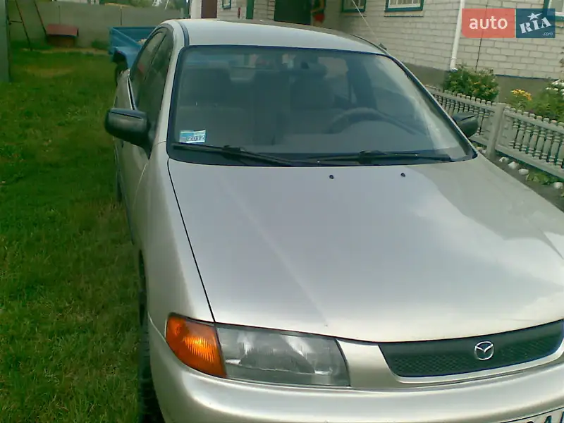 Mazda 323 1996