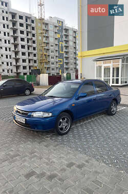Mazda 323  1998