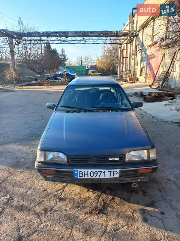 Mazda 323 1987