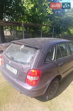 Mazda 323  1998