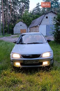 Mazda 323  2000