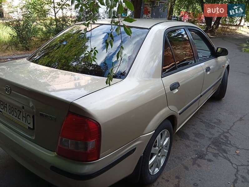 Седан Mazda 323 1999 в Одессе