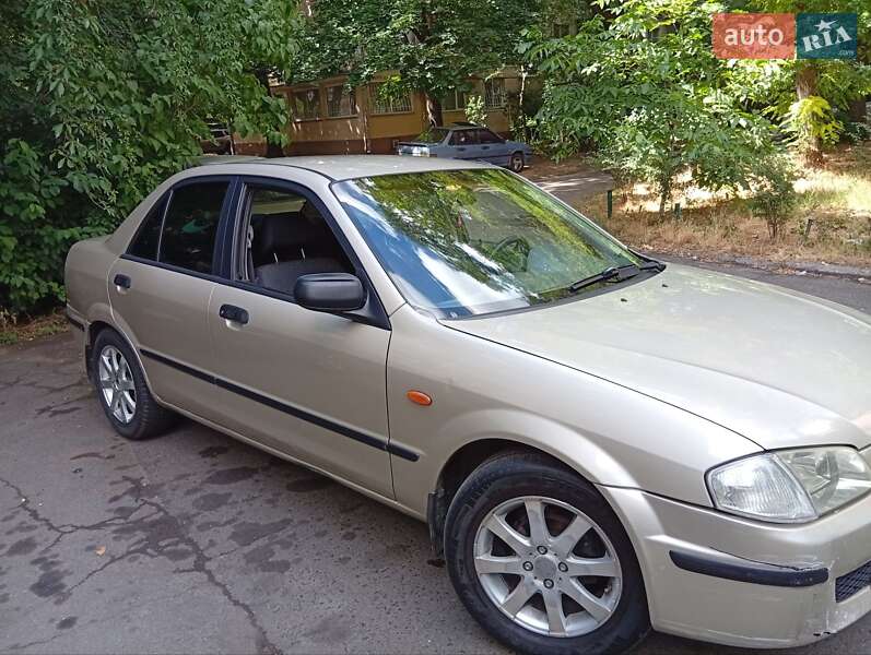 Седан Mazda 323 1999 в Одессе
