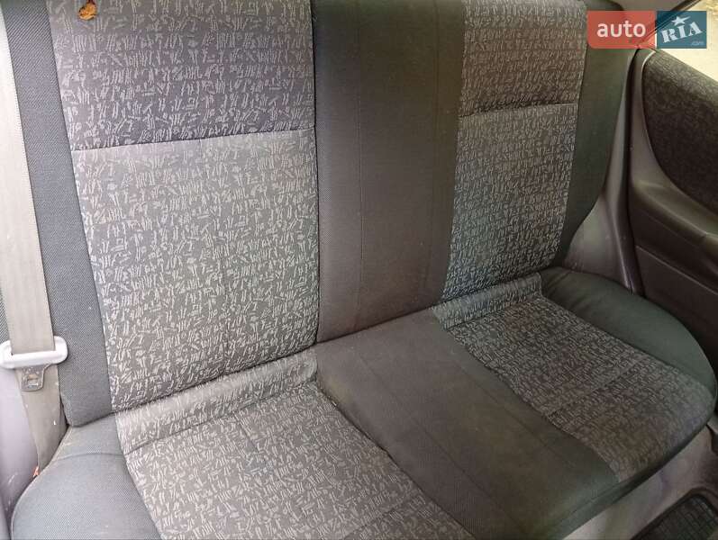 Седан Mazda 323 1999 в Одессе