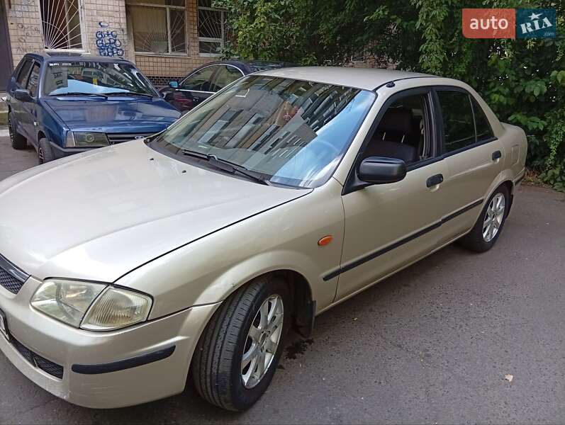 Седан Mazda 323 1999 в Одессе