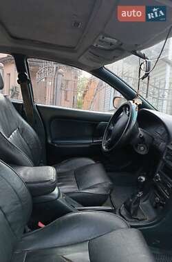 Mazda 323  1997