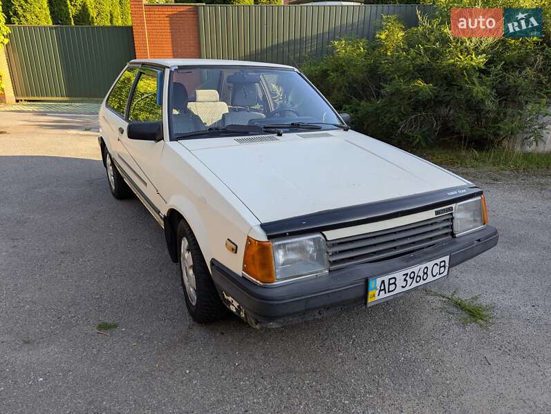 Хэтчбек Mazda 323