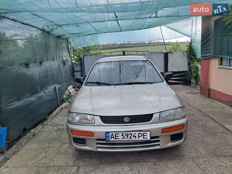 Седан Mazda 323 1996 в Новоукраїнці