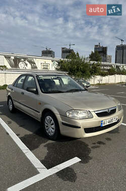 Mazda 323  1999
