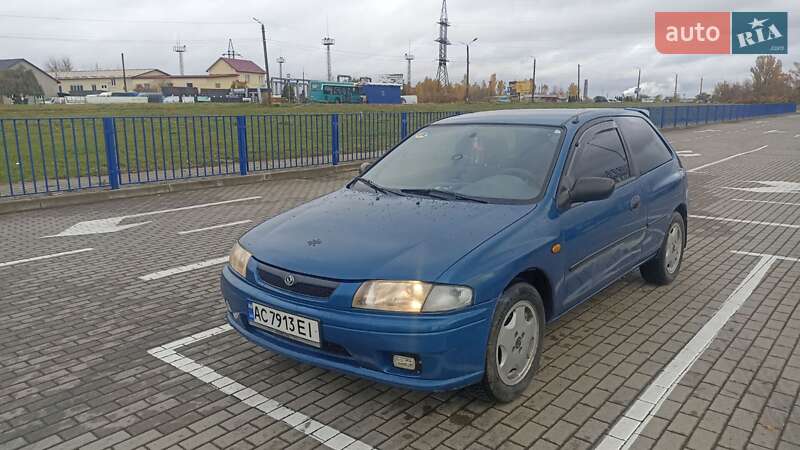 Хетчбек Mazda 323
