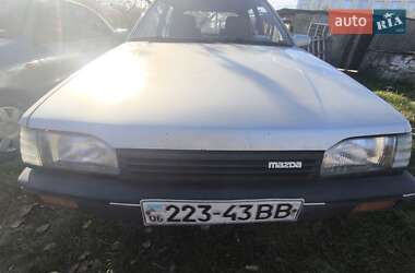 Mazda 323  1989