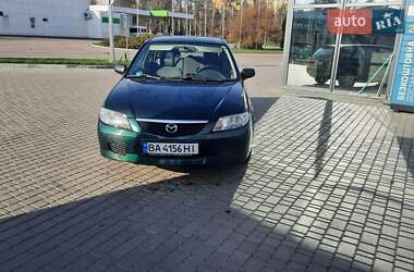 Mazda 323  2001