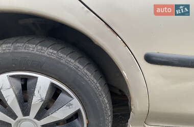 Седан Mazda 323 1996 в Кременчуці