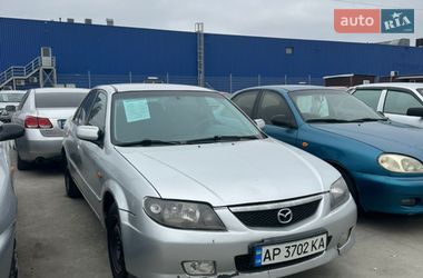 Mazda 323  2002