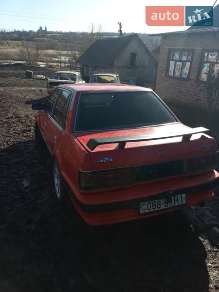 Mazda 323 1987