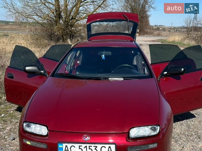 Хэтчбек Mazda 323 1996 в Нововолынске фото Хэтчбек Mazda 323 1996 в Нововолынске