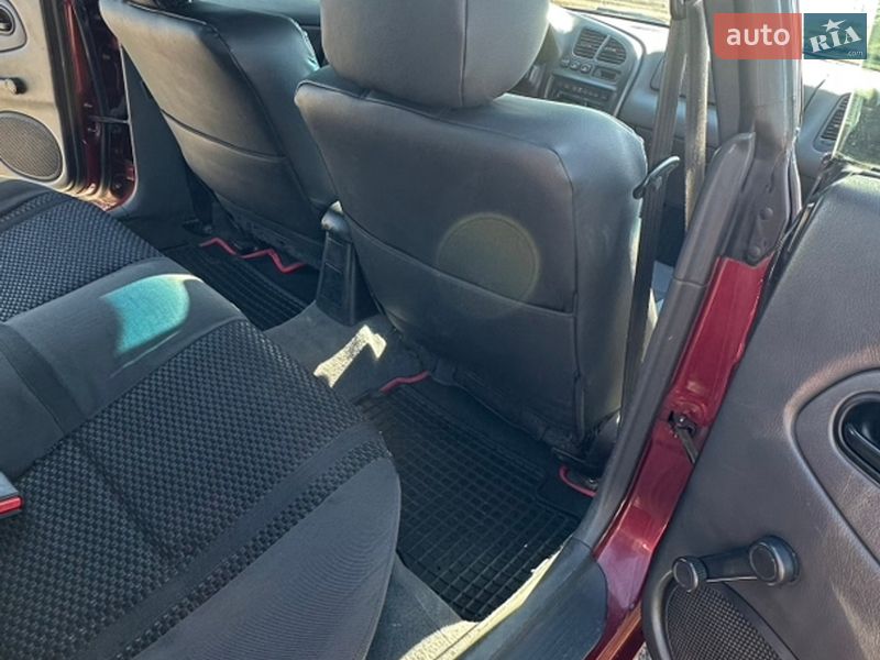 Хэтчбек Mazda 323 1996 в Нововолынске фото 9 Хэтчбек Mazda 323 1996 в Нововолынске