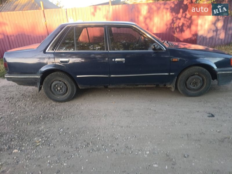 Седан Mazda 323 1987 в Верховец