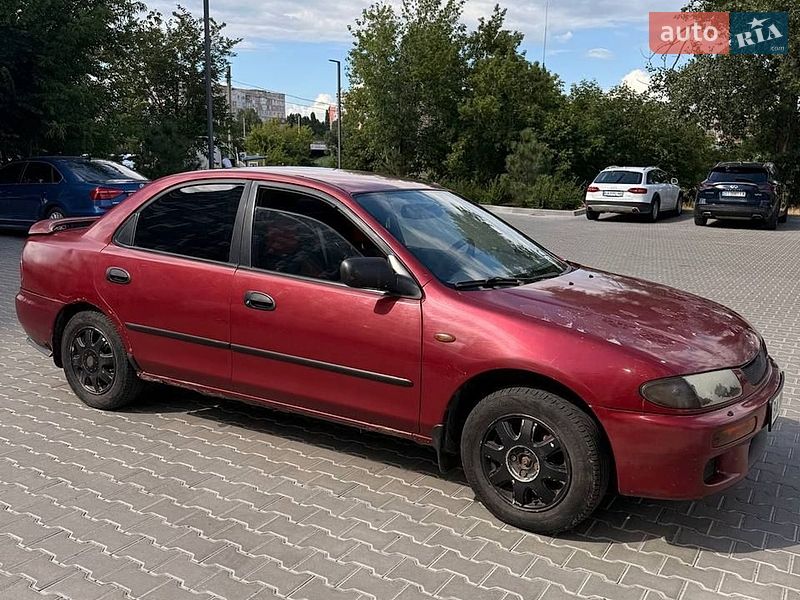 Седан Mazda 323 1996 в Кропивницькому