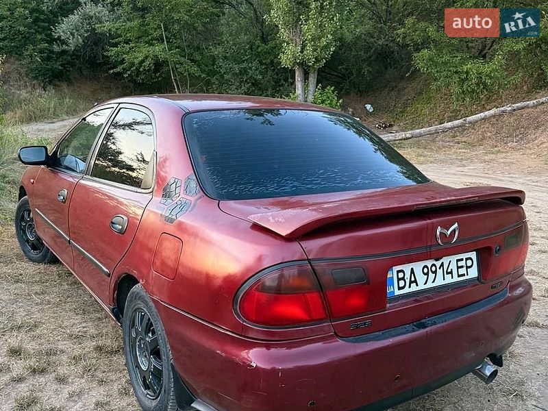 Седан Mazda 323 1996 в Кропивницькому
