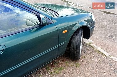 Mazda 323  1999