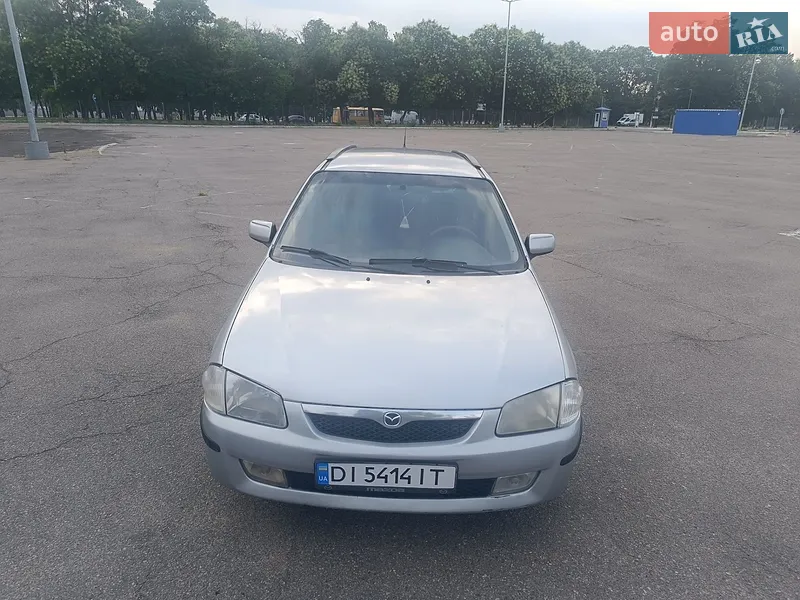 Mazda 323 2000