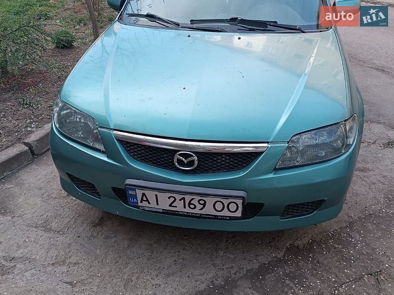 Mazda 323 2002