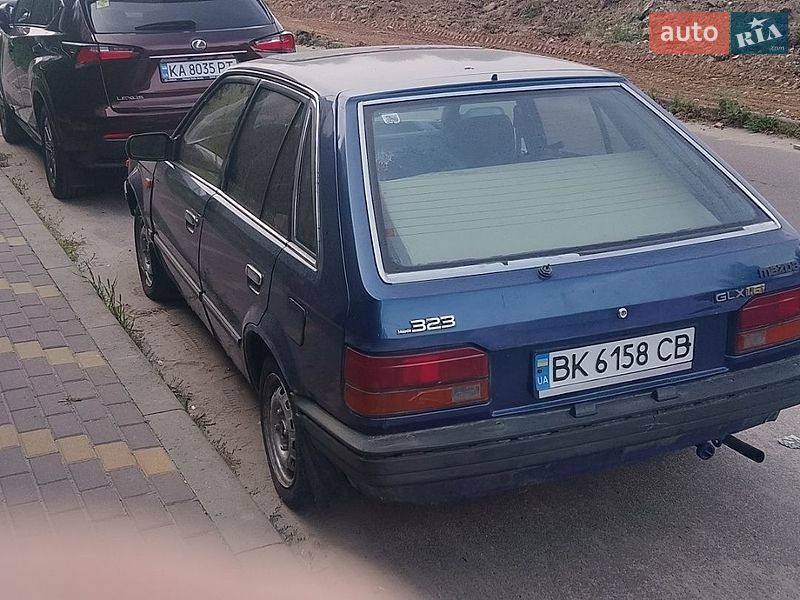 Mazda 323 1986 Mazda 323 1986