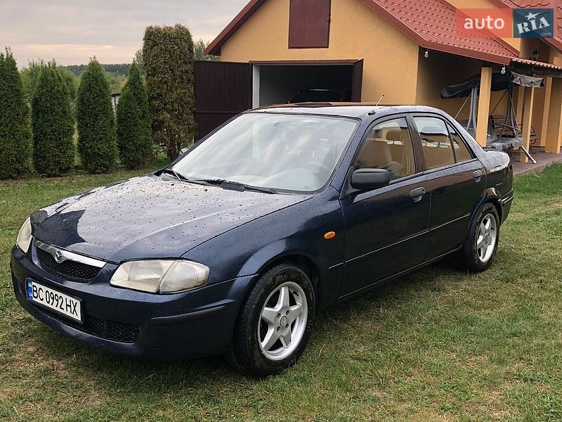 Седан Mazda 323 1998 в Яворове