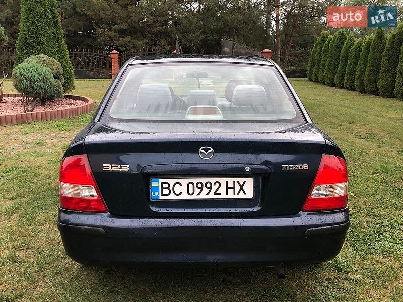 Седан Mazda 323 1998 в Яворове