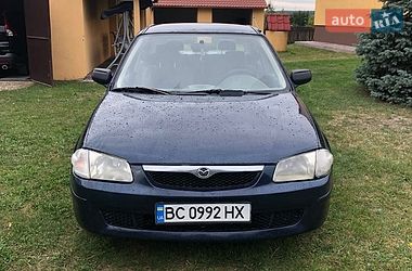 Седан Mazda 323 1998 в Яворове