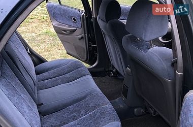 Седан Mazda 323 1998 в Яворове