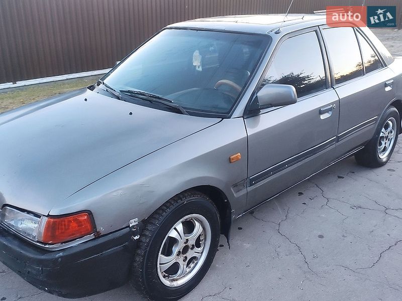 Mazda 323 1992
