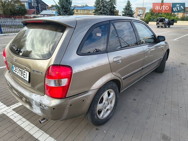Хэтчбек Mazda 323 2000 в Прилуках